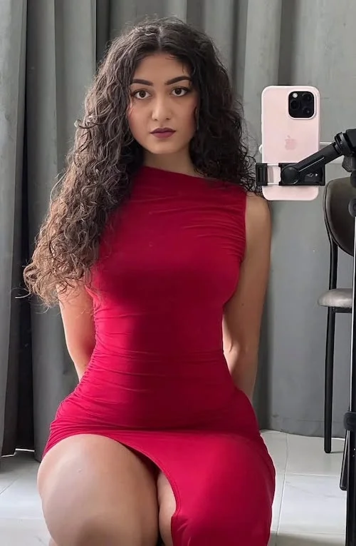 Jasmin 25 escorts in Darjeeling for relaxed hotel meetings