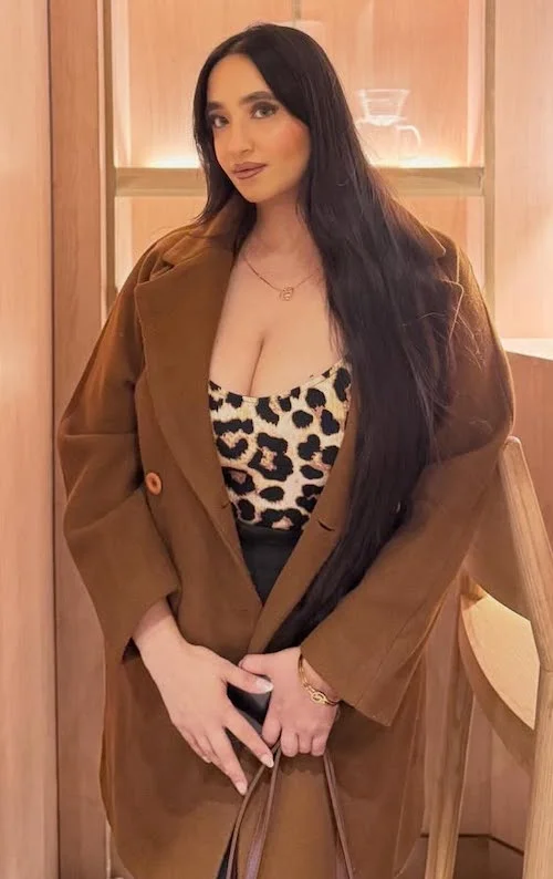 Surbhi 25 verified call girls in Darjeeling polite profile